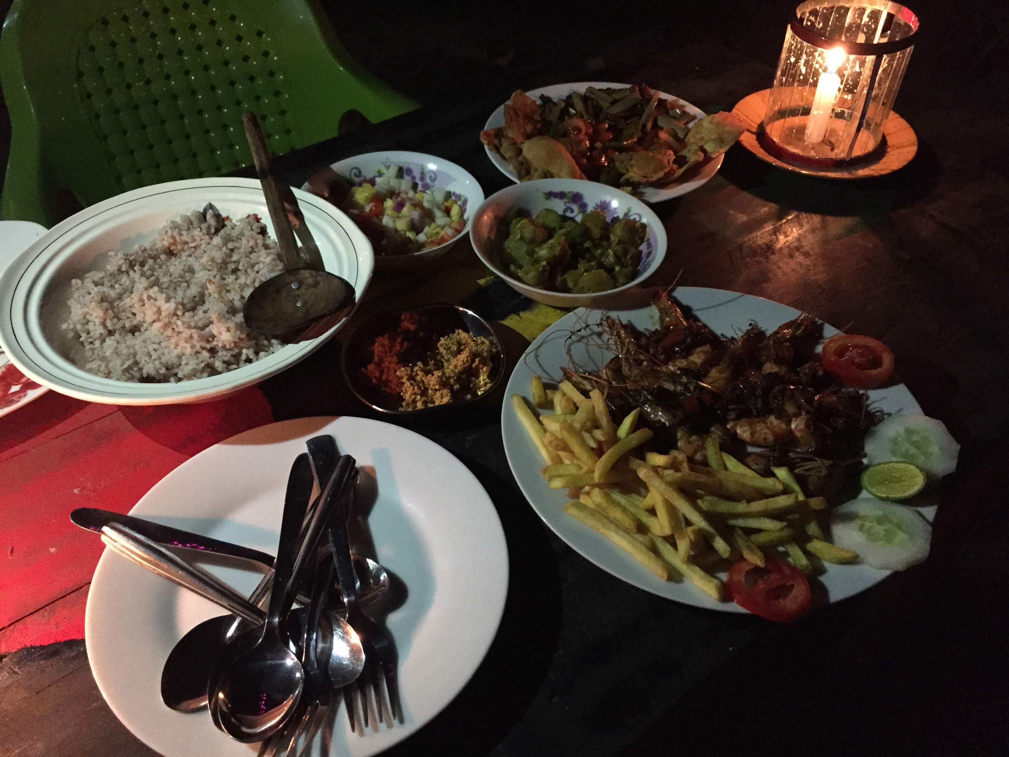 Essen bei Freunden in Tangalle Sri Lanka Essen bei Freunden in Tangalle Sri Lanka